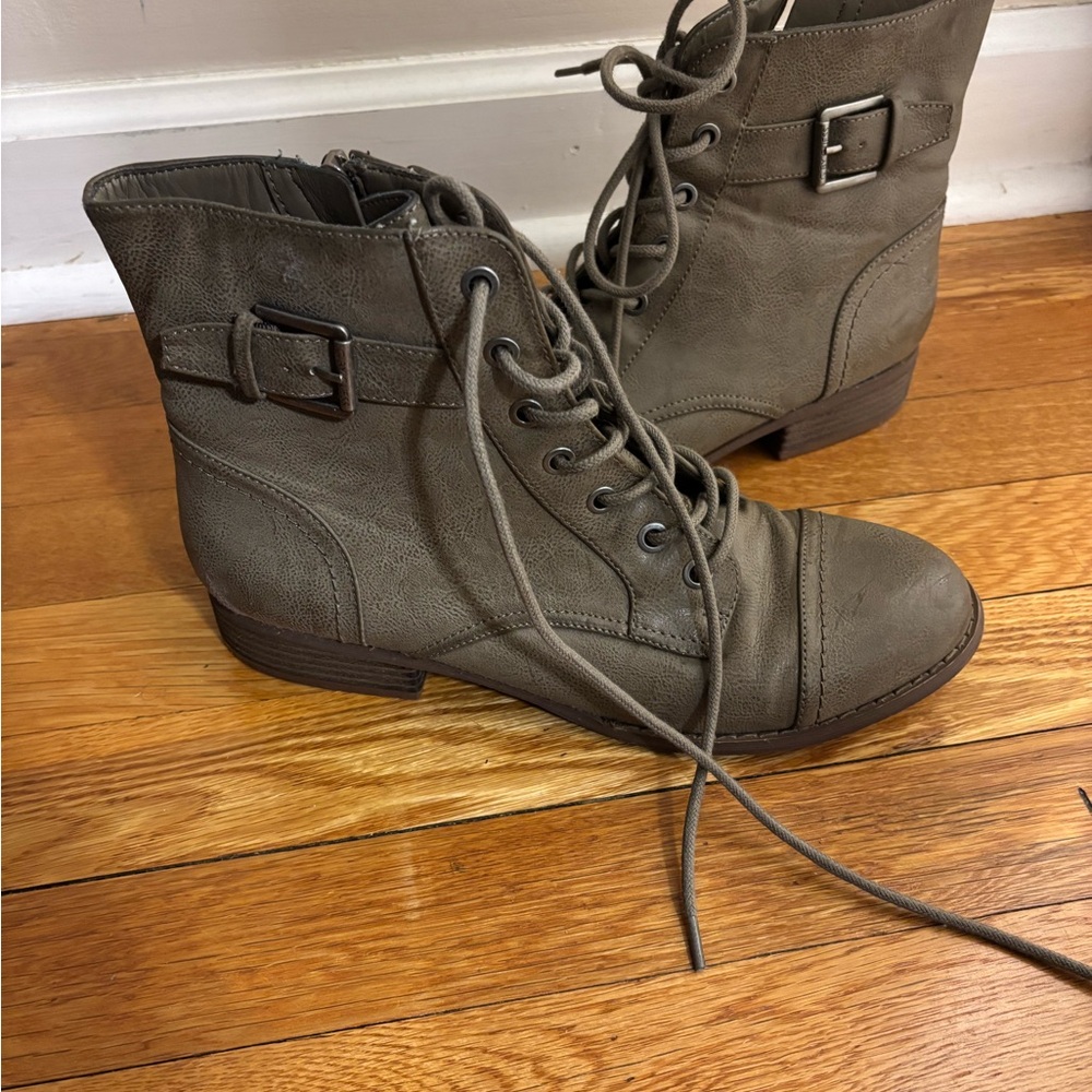 Stylish Women's Lace-Up Ankle Boots - Brown